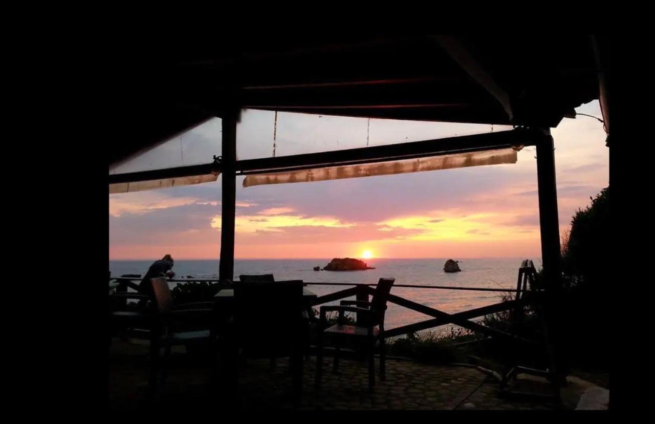 Stefanias Prasoudi Beach Ágios Matthaíos Екстериор снимка