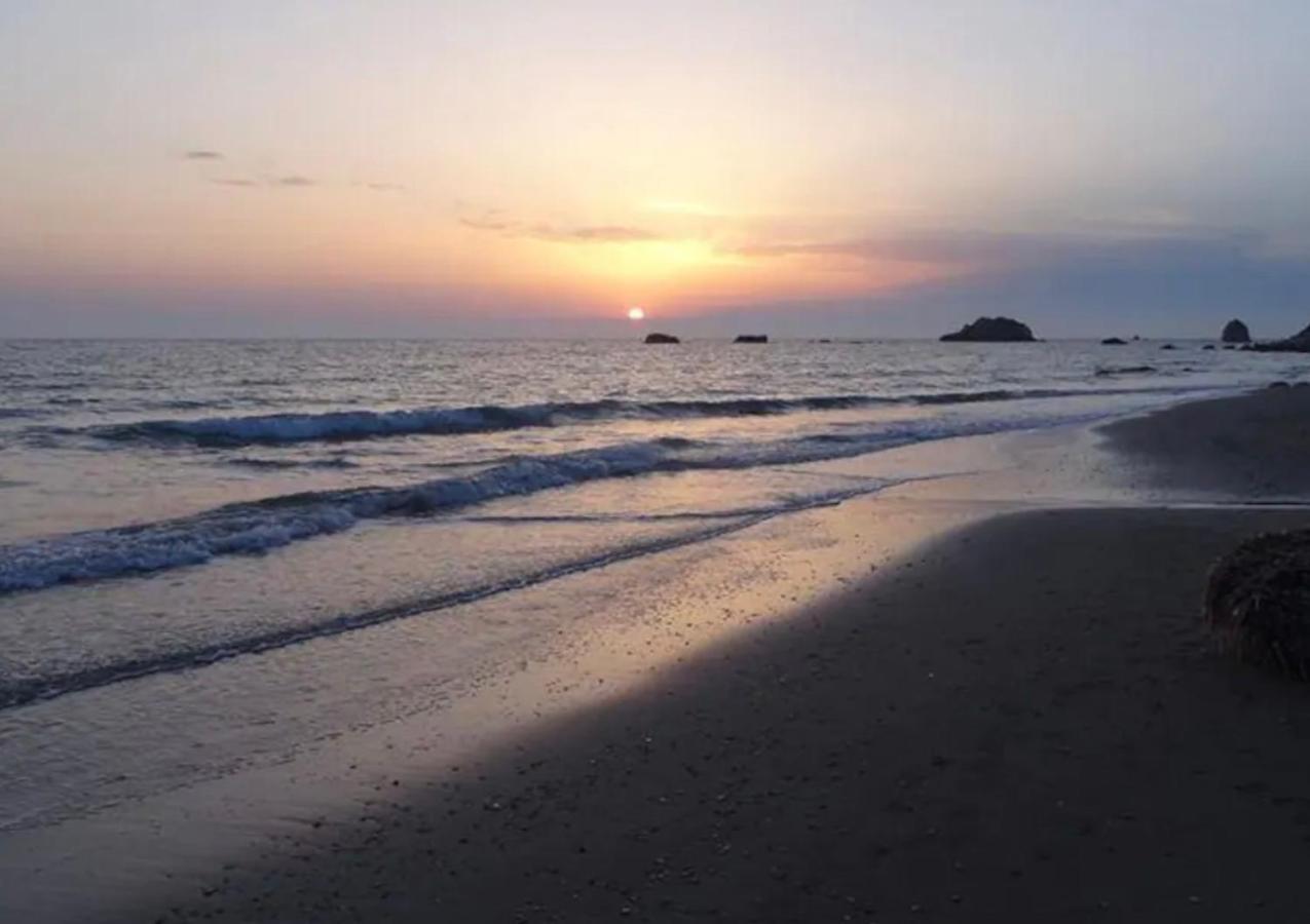 Stefanias Prasoudi Beach Ágios Matthaíos Екстериор снимка