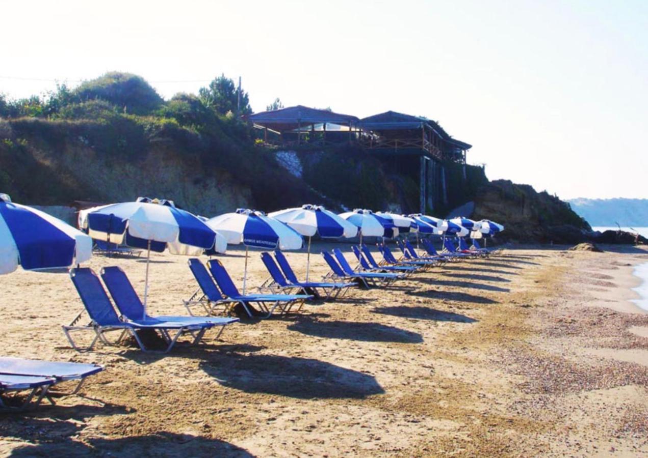 Stefanias Prasoudi Beach Ágios Matthaíos Екстериор снимка